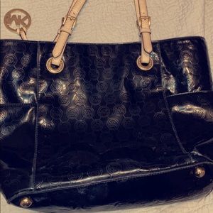 MK used purse: good condition